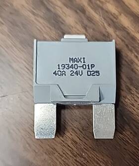 19340-01p Bussmann Lot Of 2 Series Maxi Circuit Breaker Type Iii Reset 40a 24v