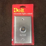 Don-ell Automatic Light Control 511110 It. Fixed Price $7.99.