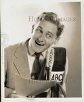 1940 Press Photo Alan Young Does Radio Comedy On Abc - LRY12851. Fixed Price $24.99.