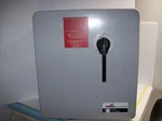 Eaton Crouse-hinds CCBF04-CB100 600 Vdc 4-STRING Fiber Glass Solar Combiner Box. Fixed Price $100.00.