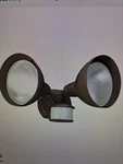Designers Edge Multiple Beam Floodlight 120W 120VOLT Ac Motion Sensor Included. Fixed Price $28.00.
